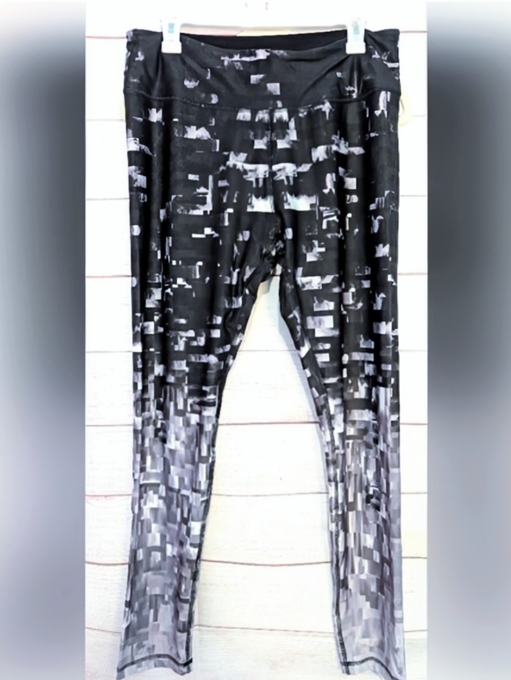 Nwot RBX by REEBOK Black and Gray Patterned Activewear Leggings Size XL